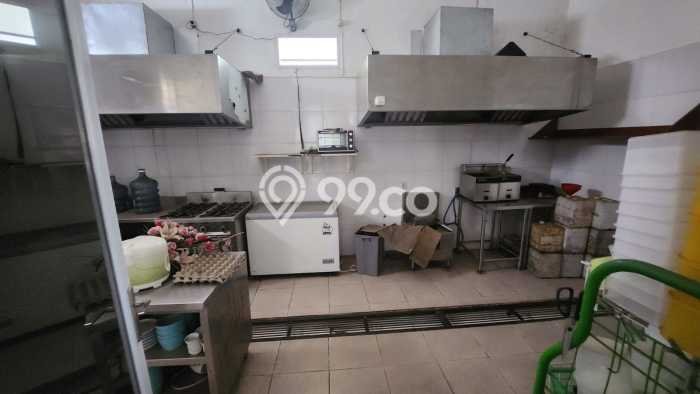 AREA KOMERSIAL! Komersial For Rent di Kesambi, Luas 200m², Akses Utama, Siap Operasi AREA KOMERSIAL! Komersial For Rent di Kesambi, Luas 200m², Akses Utama, Siap Operasi