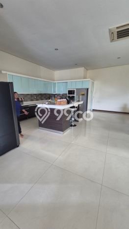 For Sale! Luxury House LT 1000m2 Desain Elegan di Tuparev For Sale! Luxury House LT 1000m2 Desain Elegan di Tuparev