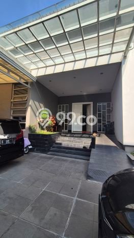 For Sale! Luxury House LT 1000m2 Desain Elegan di Tuparev For Sale! Luxury House LT 1000m2 Desain Elegan di Tuparev