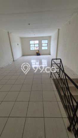 Ruko untuk disewa di Jatiwangi punya LT 60m2 & LB 100m2 harga sewa kompetitif Ruko untuk disewa di Jatiwangi punya LT 60m2 & LB 100m2 harga sewa kompetitif