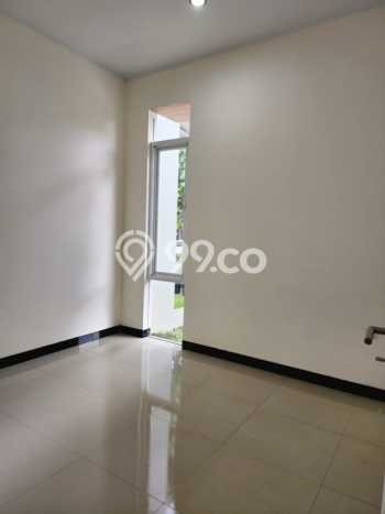 Rumah Modern 3 Kamar LT 170m2 di Taman Kopo Indah Rumah Modern 3 Kamar LT 170m2 di Taman Kopo Indah