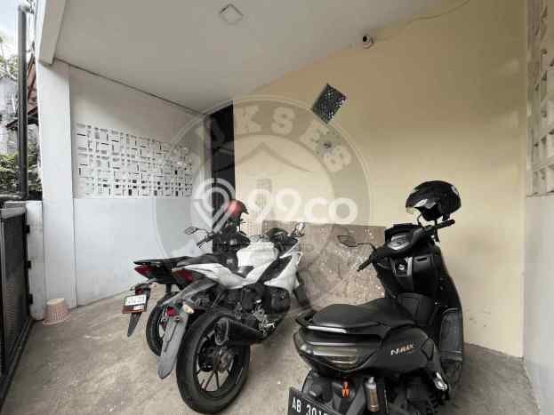 Tersedia Rumah Kost di Kemang, Jakarta Selatan 12 Kamar Tersedia Rumah Kost di Kemang, Jakarta Selatan 12 Kamar