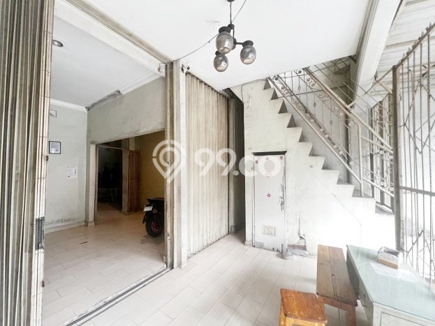 Siap Huni Rumah Mewah 63 Kamar di Ciracas Dekat ke Mana Saja Siap Huni Rumah Mewah 63 Kamar di Ciracas Dekat ke Mana Saja