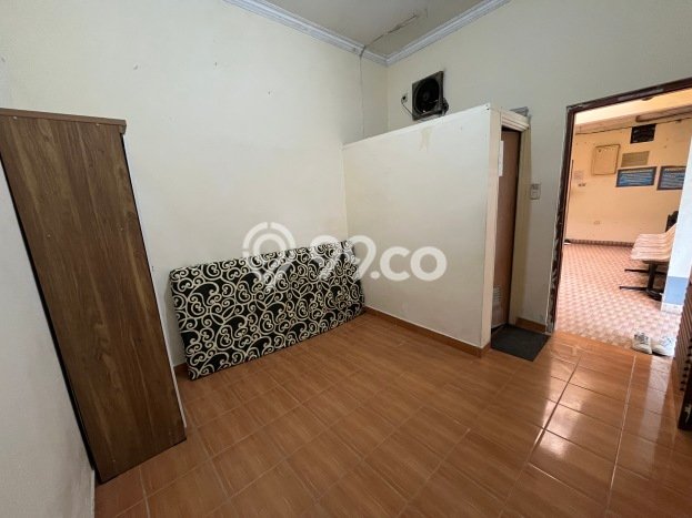 Peluang Investasi! Rumah Kost Dijual di Matraman, Jakarta Timur, 63 KT, 63 KM, Luas 1000m2 Peluang Investasi! Rumah Kost Dijual di Matraman, Jakarta Timur, 63 KT, 63 KM, Luas 1000m2