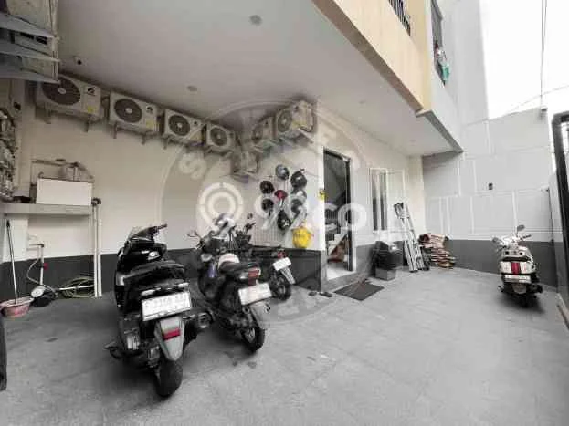 Rumah Elit LB 250m2 Siap Pakai Desain Elegan di Kemanggisan, Jakarta Barat Rumah Elit LB 250m2 Siap Pakai Desain Elegan di Kemanggisan, Jakarta Barat