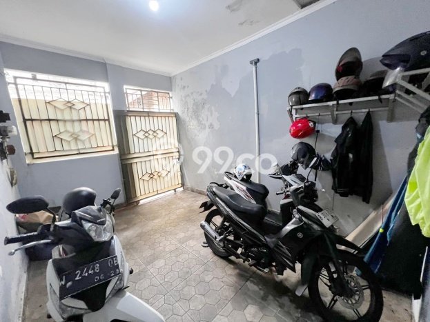 Unit Kost Dijual di Salemba dengan 10 Kamar Kawasan Strategis Unit Kost Dijual di Salemba dengan 10 Kamar Kawasan Strategis
