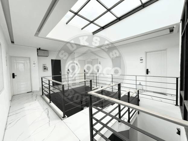 Ready to Use! Luxury House LT 285m2 Desain Modern di Kemanggisan Ready to Use! Luxury House LT 285m2 Desain Modern di Kemanggisan