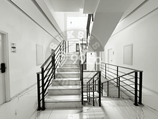 Rumah Mewah LB 1200m2 Siap Pakai Desain Elegan di Kemanggisan, Jakarta Barat Rumah Mewah LB 1200m2 Siap Pakai Desain Elegan di Kemanggisan, Jakarta Barat