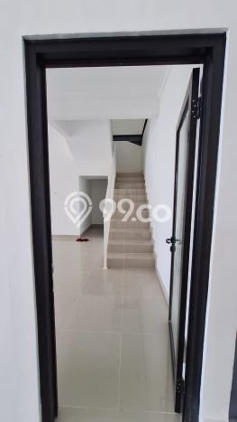 Lokasi Strategis! Dijual Gudang Bisnis di Legok, Tangerang Kondisi Bagus Lokasi Strategis! Dijual Gudang Bisnis di Legok, Tangerang Kondisi Bagus