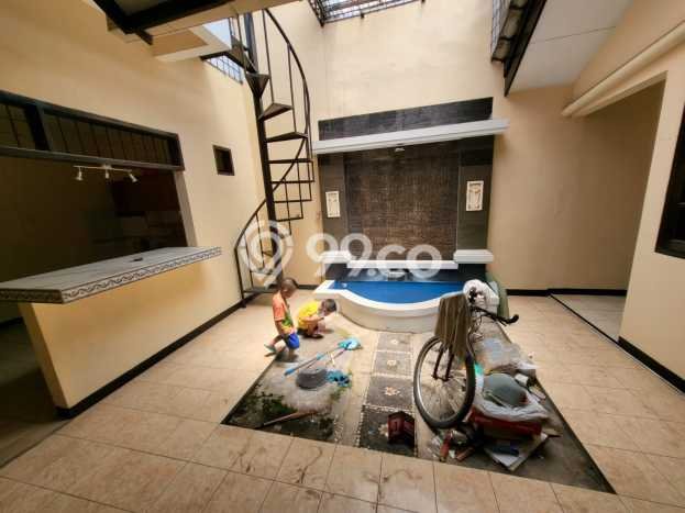 Disewakan! Rumah 4 Kamar Tidur &
2 Kamar Mandi di Kopo Permai, Bandung Disewakan! Rumah 4 Kamar Tidur &
2 Kamar Mandi di Kopo Permai, Bandung
