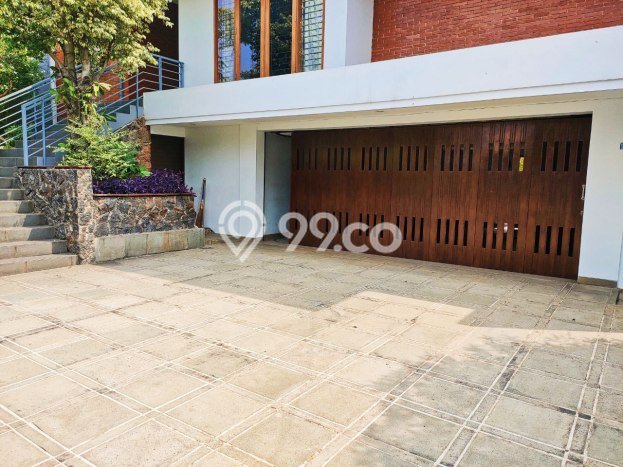 Hunian Mewah LB 500m2 Siap Pakai Desain Elegan di Pondok Kelapa, Jakarta Timur Hunian Mewah LB 500m2 Siap Pakai Desain Elegan di Pondok Kelapa, Jakarta Timur