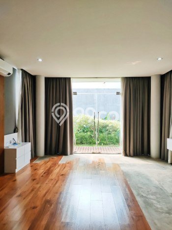 Hunian Mewah LB 500m2 Siap Pakai Desain Elegan di Pondok Kelapa, Jakarta Timur Hunian Mewah LB 500m2 Siap Pakai Desain Elegan di Pondok Kelapa, Jakarta Timur