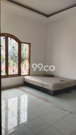 Rumah Mewah LB 327m2 Siap Huni Desain Elegan di Pondok Kelapa, Jakarta Timur Rumah Mewah LB 327m2 Siap Huni Desain Elegan di Pondok Kelapa, Jakarta Timur