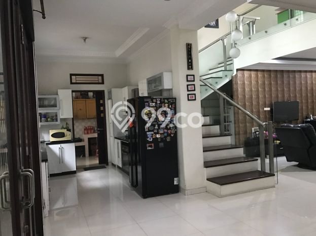 Rumah Elit Modern Tanpa Renovasi di Pasteur Bandung Rumah Elit Modern Tanpa Renovasi di Pasteur Bandung