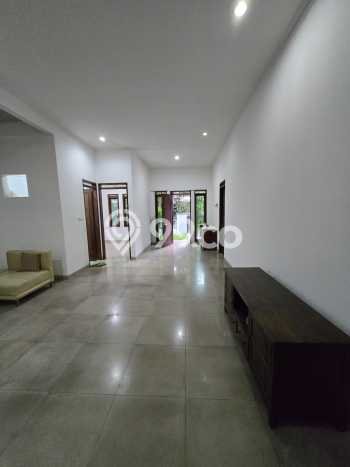 Hunian Cantik Modern Lb 160m2 di Batununggal, Bandung Hunian Cantik Modern Lb 160m2 di Batununggal, Bandung
