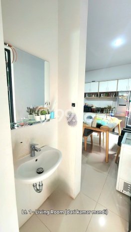 Hunian Elit LB 135m2 Siap Pakai Desain Elegan di Semanan, Jakarta Barat Hunian Elit LB 135m2 Siap Pakai Desain Elegan di Semanan, Jakarta Barat