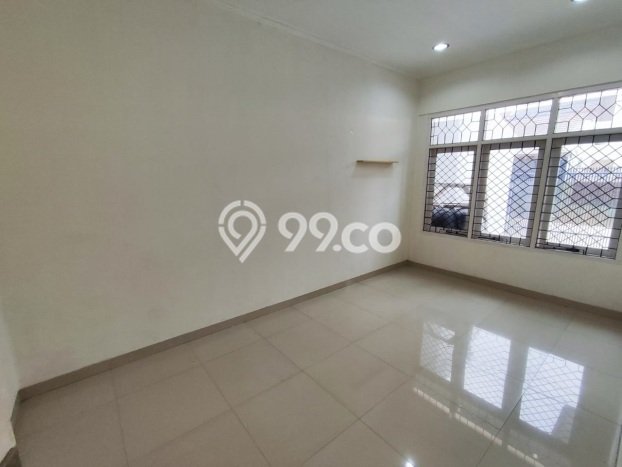 Rumah area Taman Kopo Indah, 2 KM, Dekat Universitas, LT 108m² LB 160m² Rumah area Taman Kopo Indah, 2 KM, Dekat Universitas, LT 108m² LB 160m²