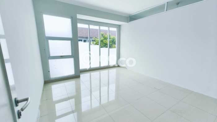 Unit Ruko Dijual di Babakan Ciparay Bandung Luas Tanah 109m2, Luas Bangunan 160m2 Unit Ruko Dijual di Babakan Ciparay Bandung Luas Tanah 109m2, Luas Bangunan 160m2