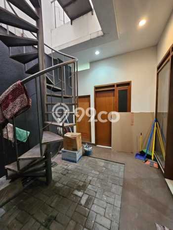 Rumah kawasan Taman Kopo Indah, Bandung, LT 100m² Bangunan 200m² Rumah kawasan Taman Kopo Indah, Bandung, LT 100m² Bangunan 200m²