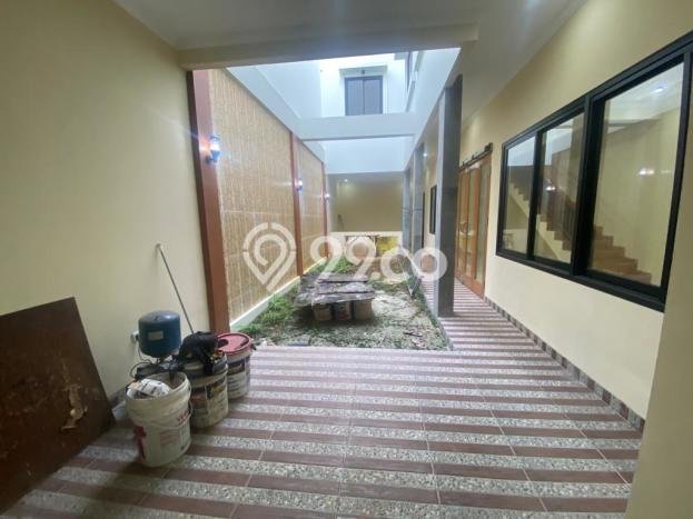 Dijual Rumah Luas Megah Dengan View Eksklusif di Kemandoran, Jakarta Selatan Dijual Rumah Luas Megah Dengan View Eksklusif di Kemandoran, Jakarta Selatan