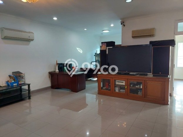 Rumah Mewah LB 250m2 Siap Huni Desain Elegan di Green Garden, Jakarta Barat Rumah Mewah LB 250m2 Siap Huni Desain Elegan di Green Garden, Jakarta Barat