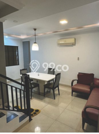 Hunian Mewah LB 250m2 Siap Huni Desain Elegan di Green garden, Jakarta Barat Hunian Mewah LB 250m2 Siap Huni Desain Elegan di Green garden, Jakarta Barat