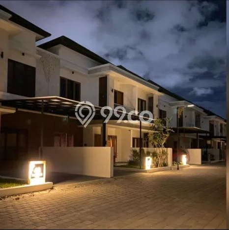 Disewakan! Rumah 2 Kamar Tidur &
3 Kamar Mandi di Seminyak, Badung Disewakan! Rumah 2 Kamar Tidur &
3 Kamar Mandi di Seminyak, Badung