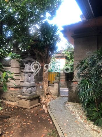 Rumah Mewah LB 1m2 Siap Pakai Desain Elegan di Kesiman, Denpasar Rumah Mewah LB 1m2 Siap Pakai Desain Elegan di Kesiman, Denpasar