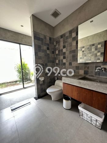 Rumah Sewa Badung LT 270m2 LB 168m2 Kawasan Canggu Rumah Sewa Badung LT 270m2 LB 168m2 Kawasan Canggu