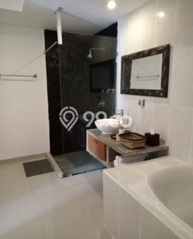 Disewakan! Rumah 3 Kamar Tidur &
2 Kamar Mandi di Canggu, Badung Disewakan! Rumah 3 Kamar Tidur &
2 Kamar Mandi di Canggu, Badung