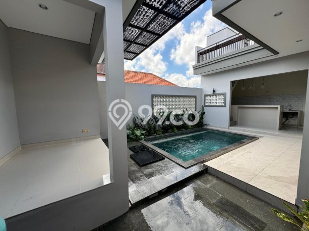 PILIHAN TEPAT! Rumah kawasan Kerobokan, 2 KT, Akses Mall, LT 150m² LB 130m² PILIHAN TEPAT! Rumah kawasan Kerobokan, 2 KT, Akses Mall, LT 150m² LB 130m²