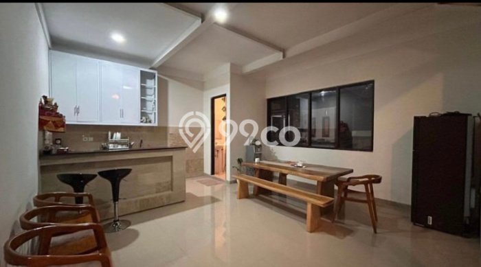 LOKASI STRATEGIS! Rumah kawasan Batubulan, Dekat Tol, 4 KM, Luas 200m² LB 230m² LOKASI STRATEGIS! Rumah kawasan Batubulan, Dekat Tol, 4 KM, Luas 200m² LB 230m²
