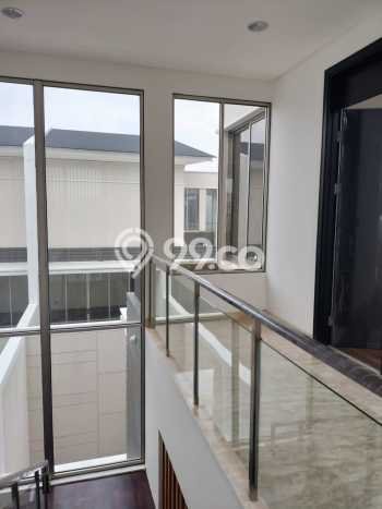 Rumah Elit LB 311m2 Siap Huni Desain Elegan di Golf Island, Jakarta Utara Rumah Elit LB 311m2 Siap Huni Desain Elegan di Golf Island, Jakarta Utara