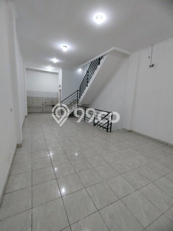Unit Komersial Disewakan di Jakarta Barat Area Strategis Harga Kompetitif Unit Komersial Disewakan di Jakarta Barat Area Strategis Harga Kompetitif