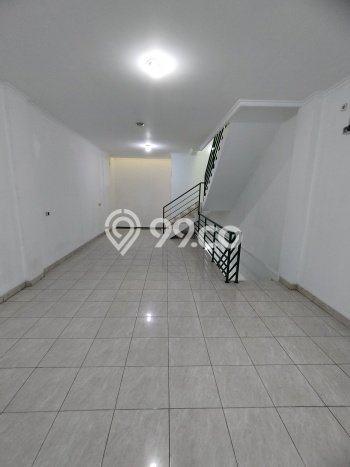Unit Komersial Disewakan di Jakarta Barat Area Strategis Harga Kompetitif Unit Komersial Disewakan di Jakarta Barat Area Strategis Harga Kompetitif