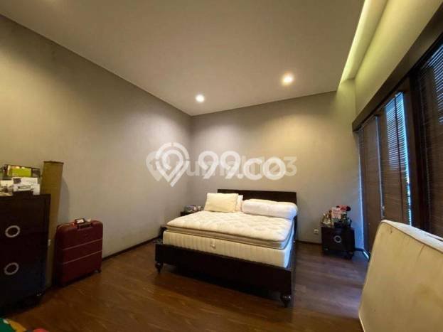 Rumah Lux 2 Lantai, Singgasana Pradana Rumah Lux 2 Lantai, Singgasana Pradana