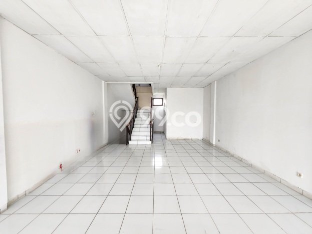 Disewakan Ruko komersial di Bojongloa Kidul luas bangunan 225m2 Disewakan Ruko komersial di Bojongloa Kidul luas bangunan 225m2