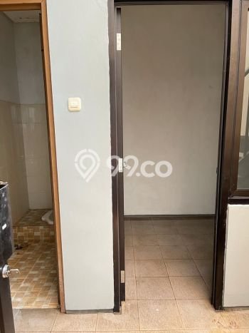 Lokasi strategis! Rumah siap pakai disewakan di Bekasi Timur LB 130m2 Lokasi strategis! Rumah siap pakai disewakan di Bekasi Timur LB 130m2