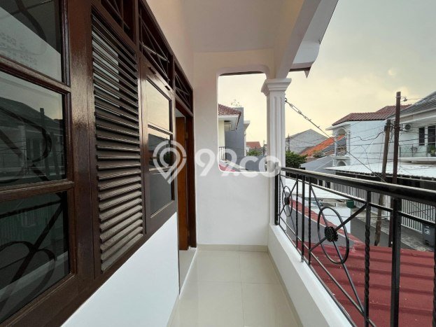 Dijual Rumah Eksklusif 3 KT di Pondok Bambu, Jakarta Timur Dijual Rumah Eksklusif 3 KT di Pondok Bambu, Jakarta Timur