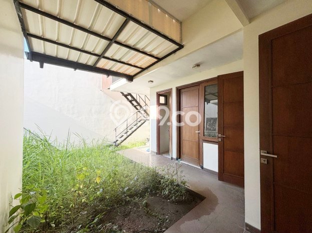 Jual Rumah Strategis Bagus Punya 4 KT di Colomadu Karanganyar SHM Jual Rumah Strategis Bagus Punya 4 KT di Colomadu Karanganyar SHM
