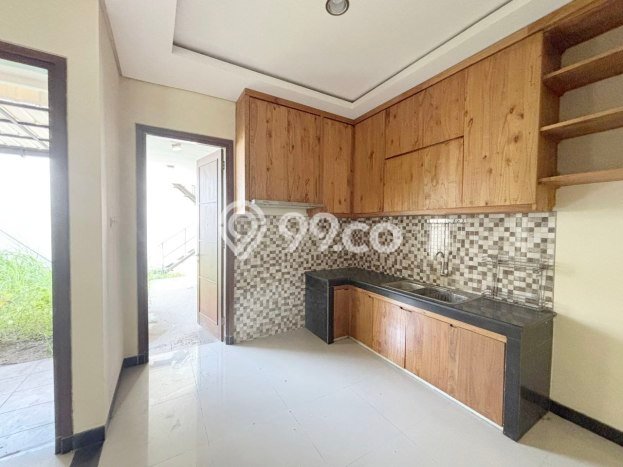 Jual Rumah Strategis Bagus Punya 4 KT di Colomadu Karanganyar SHM Jual Rumah Strategis Bagus Punya 4 KT di Colomadu Karanganyar SHM
