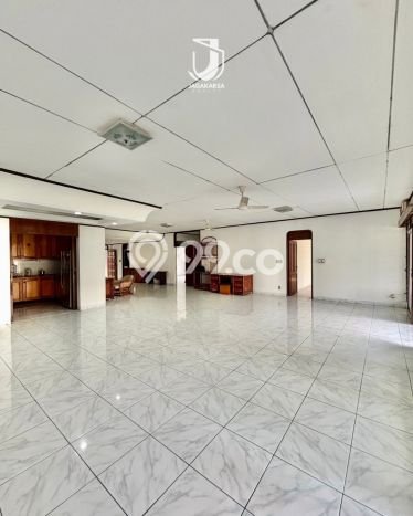 Rumah sewa siap pakai 4 KT di Kemang, Jakarta Selatan Rumah sewa siap pakai 4 KT di Kemang, Jakarta Selatan