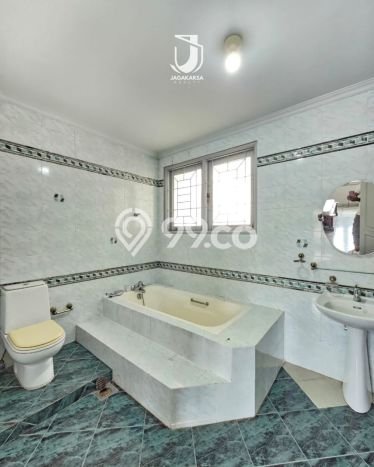 Rumah Disewakan Jakarta Selatan LT 617m2 LB 259m2 Kawasan Pejaten Rumah Disewakan Jakarta Selatan LT 617m2 LB 259m2 Kawasan Pejaten