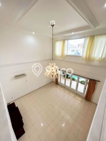 Sewa Rumah Murah di Kemang Jakarta Selatan dengan 4 Kamar Tidur Sewa Rumah Murah di Kemang Jakarta Selatan dengan 4 Kamar Tidur