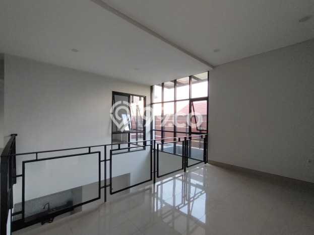 Hunian Nyaman Asri 4 KT Siap Huni di Taman Holis Indah Bandung Hunian Nyaman Asri 4 KT Siap Huni di Taman Holis Indah Bandung