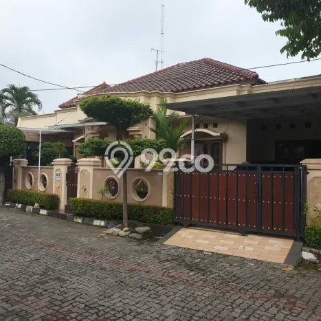 Rumah Strategis Modern Lb 180m2 di Banyumanik, Semarang Rumah Strategis Modern Lb 180m2 di Banyumanik, Semarang