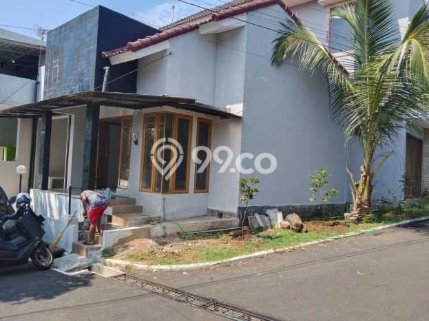 Rumah Strategis Modern Lb 200m2 di Tembalang, Semarang Rumah Strategis Modern Lb 200m2 di Tembalang, Semarang