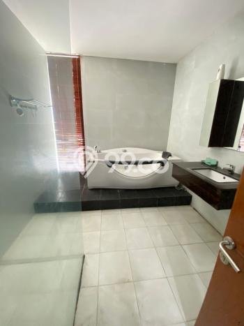 For Sale Rumah Mewah Exclusive di Banyumanik, Semarang For Sale Rumah Mewah Exclusive di Banyumanik, Semarang