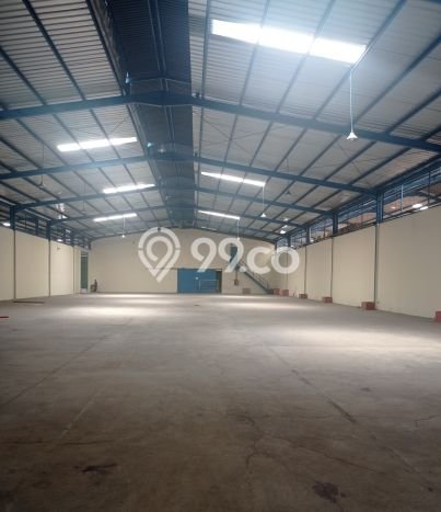 Gudang Disewa di Bekasi dengan LB 1m2 Area Komersial Ramai Gudang Disewa di Bekasi dengan LB 1m2 Area Komersial Ramai