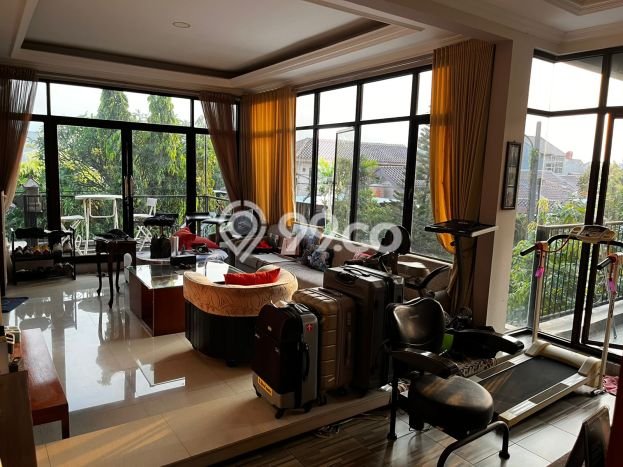 Jual Rumah Luas Elegan Dengan View Eksklusif di Duta Harapan, Bekasi Jual Rumah Luas Elegan Dengan View Eksklusif di Duta Harapan, Bekasi